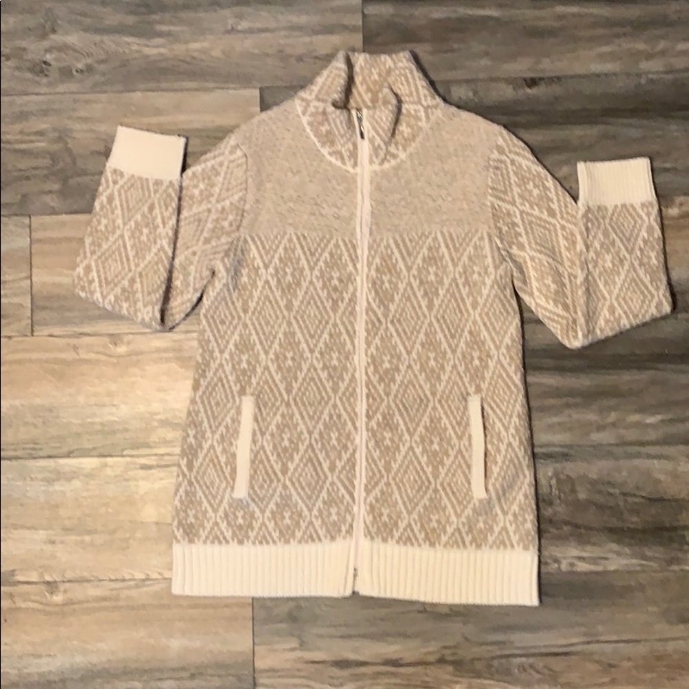 Cardigan sweater